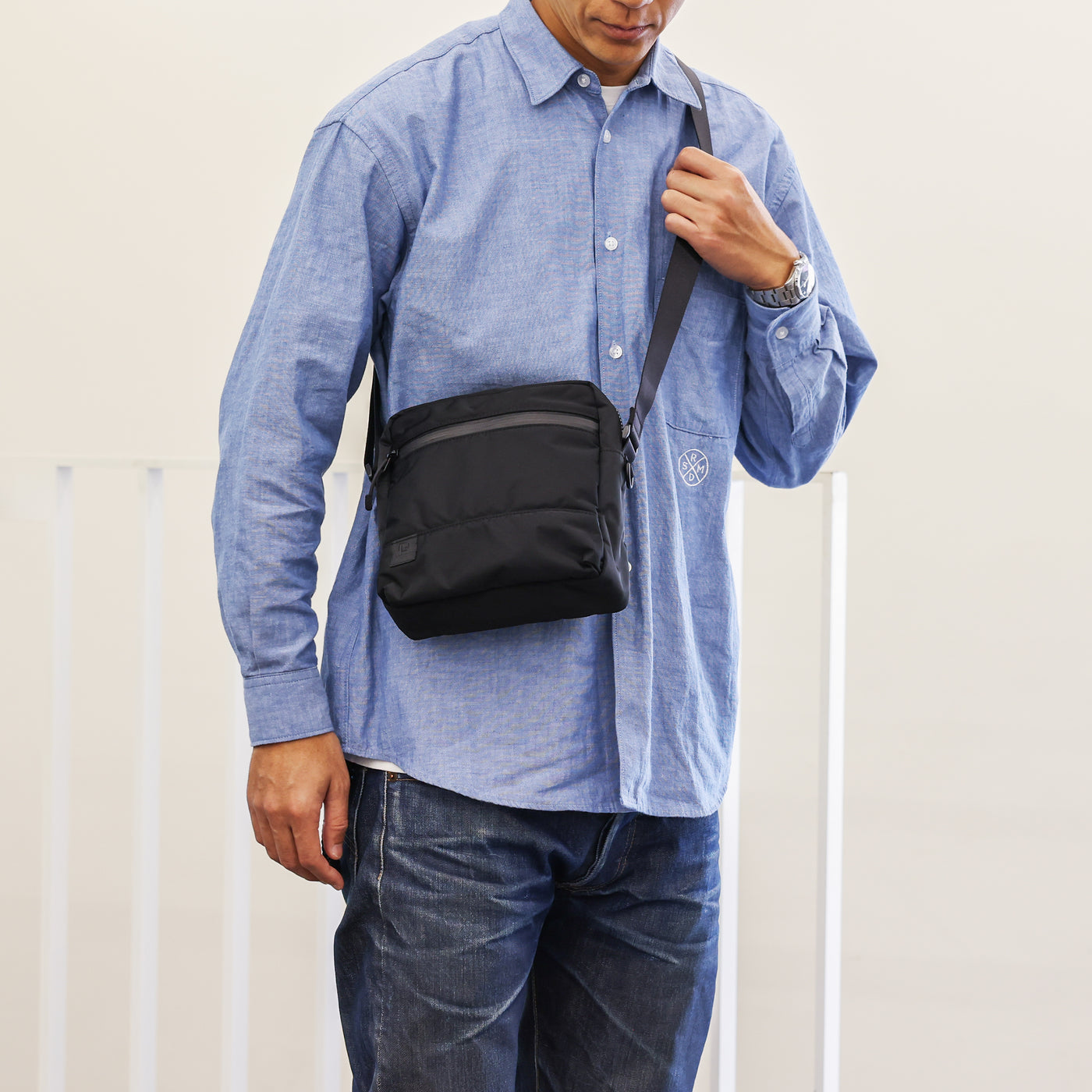 SQUARE SHOULDER BAG