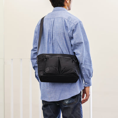 SHOULDER BAG