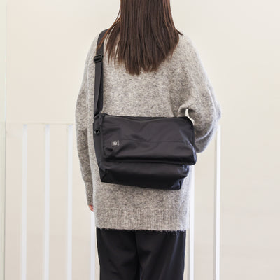 SHOULDER BAG